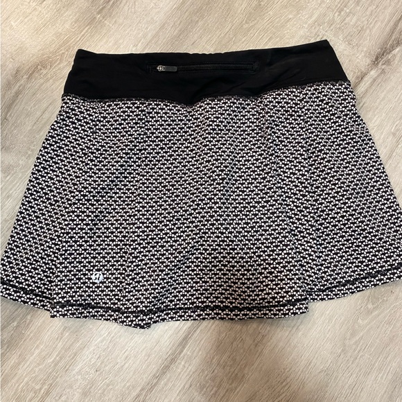 Lululemon Black and White Skort - Picture 2 of 4